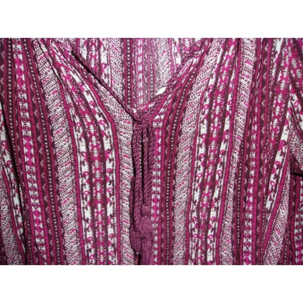 Forever 21 Pink White Purple Striped‎ Aztec Cropped Top S